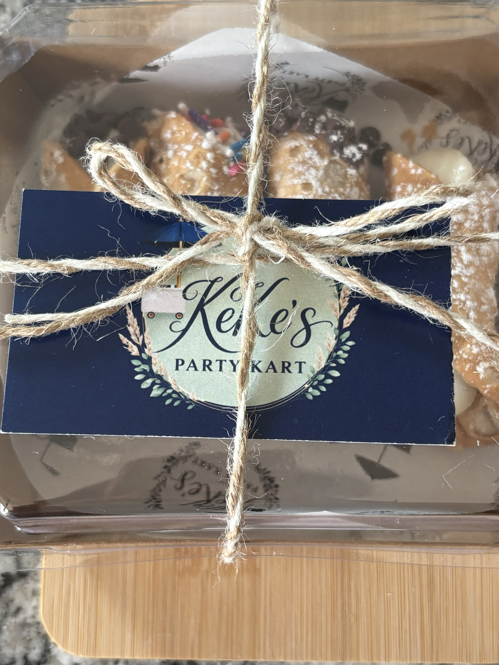 KeKe's cannoli gift box packaging